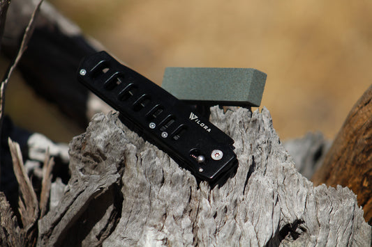 How to Close a Folding Knife: A Comprehensive Guide