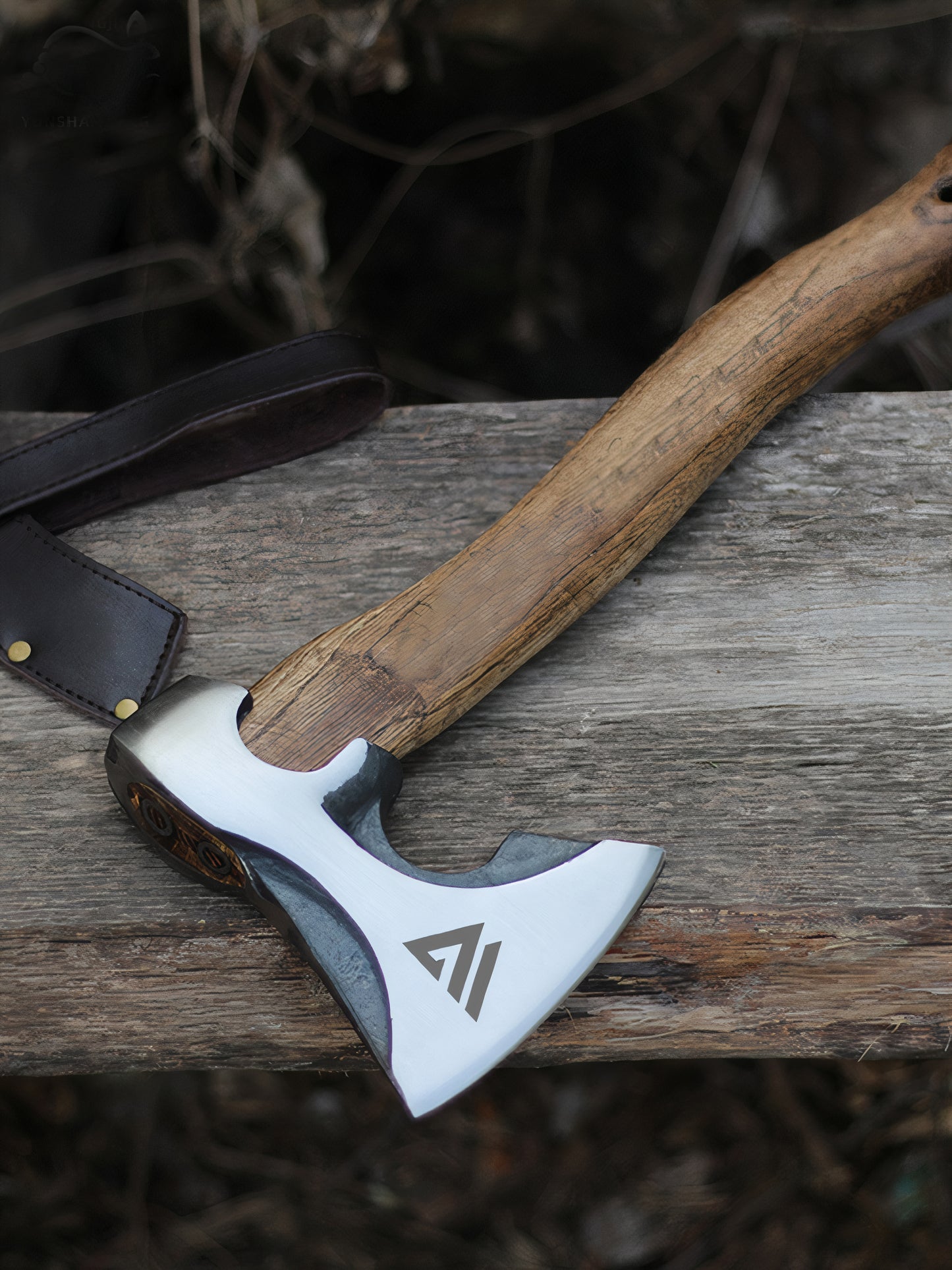 Wilora Hand-Forged Camping Axe – High-Carbon Steel Blade, Durable Solid Wood Handle, PU Leather Sheath & Lanyard